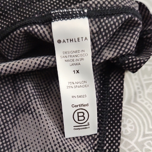 Athleta Monochrome Patterned Top - Picture 6 of 7